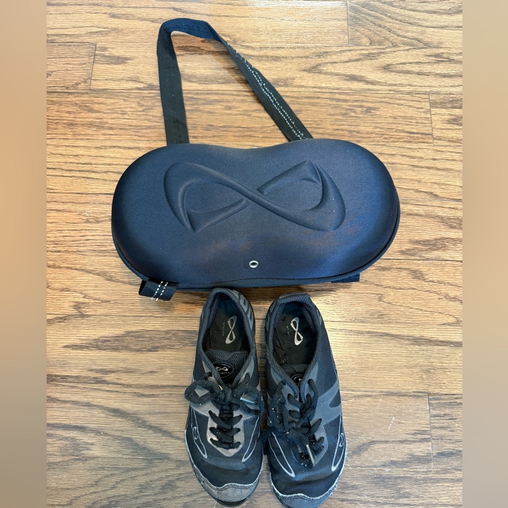 nfinity Black Cheer Shoes with Carrying Case - Y3